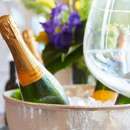 Ξενοδοχείο Randles 4*