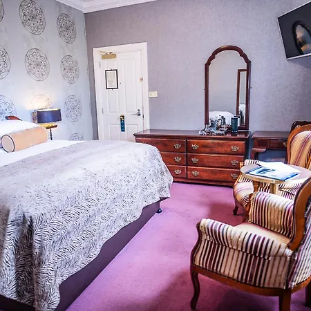 Randles Hotel 4*